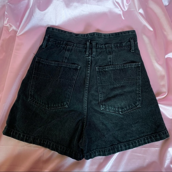 ❌SOLD❌Vintage 90s high waisted denim jean shorts size s - Picture 2 of 10